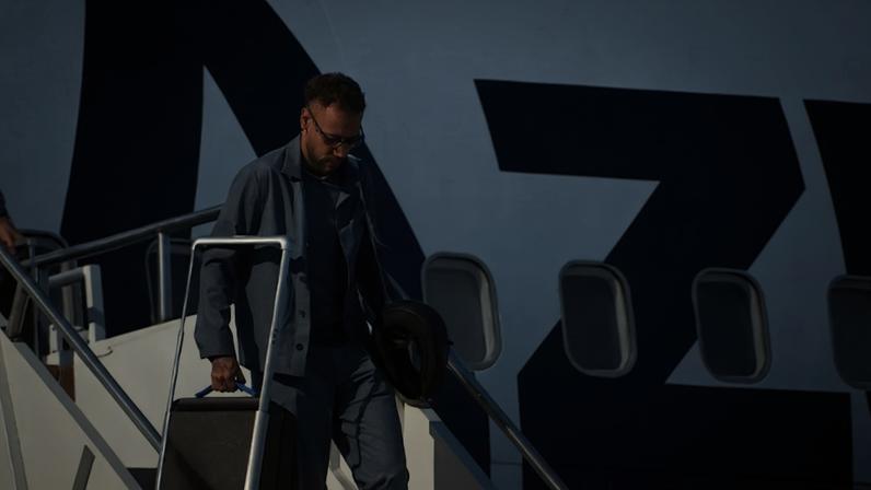 Neymar durante chegada da seleção aos Estados Unidos