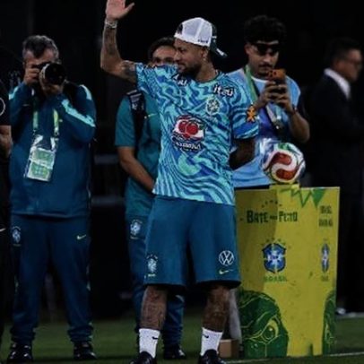 Maracanã ovaciona Neymar, mas houve conflito entre torcedores