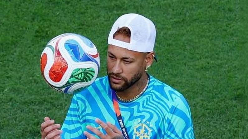 Mesmo machucado, mesmo sem garantia de nada, Neymar está lá