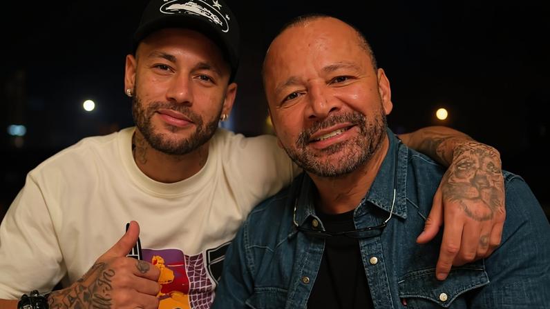 Horas antes de possível estreia de Neymar na Copa, pai se declara