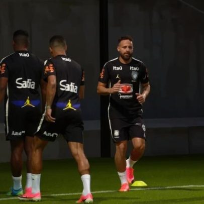 Neymar treina com a Seleção Brasileira e segue preparação