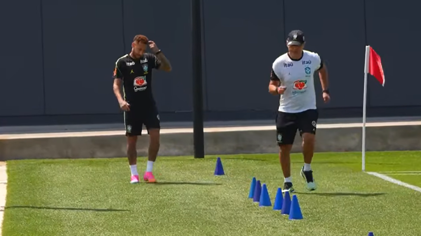 Neymar treina com a Seleção e é aplaudido, mas deve ficar fora contra Haiti