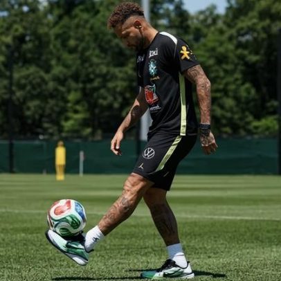 Neymar posta foto com Bruna e Mavie durante treino da Seleção Brasileira
