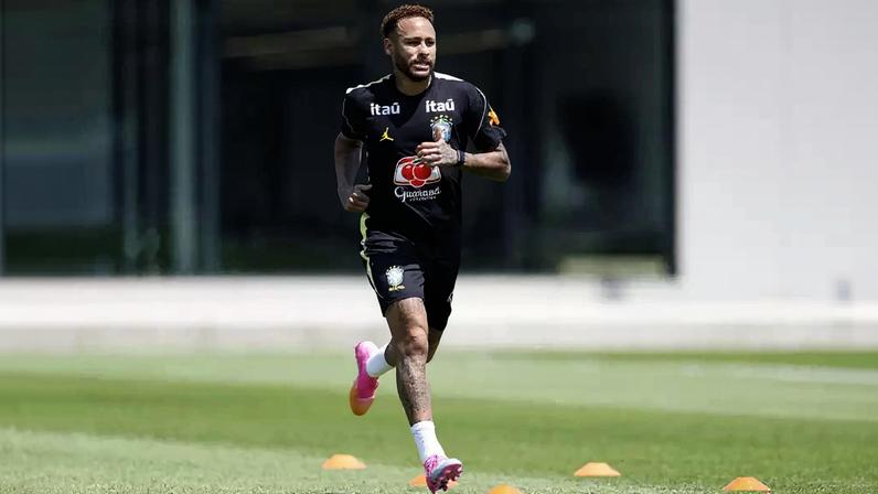 Na terça-feira, 16, Neymar treinou pela primeira vez no gramado