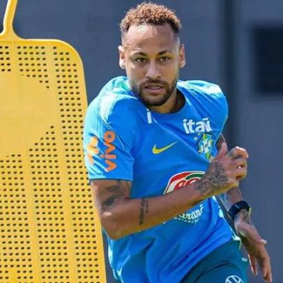 Neymar participa do primeiro treino completo com elenco nos EUA