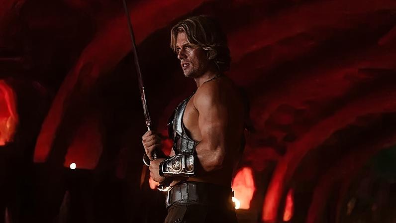 Nicholas Galitzine em "Mestres do Universo", filme que fez público redescobrir interesse em He-Man