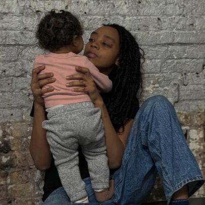 Artists & Mothers anuncia contemplados com bolsas de cuidado infantil em 2026