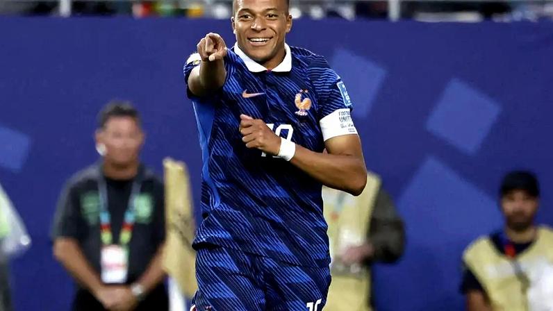 Mbappé (França) celebrando seu gol contra o Iraque, no dia 22.06.2026.