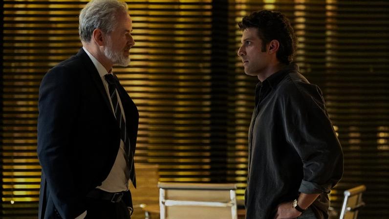 Ademir (Dan Stulbach) e Pedro (Chay Suede) em cena da novela 'Quem Ama Cuida'