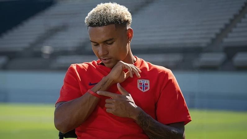 Atacante da Noruega sobre Neymar: "É meu herói no futebol"