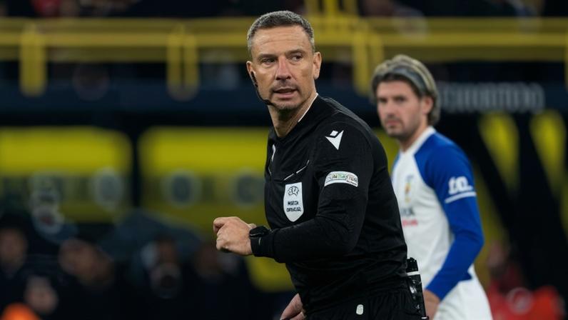 O árbitro esloveno Slavko Vincic apitará a estreia do Brasil na Copa do Mundo