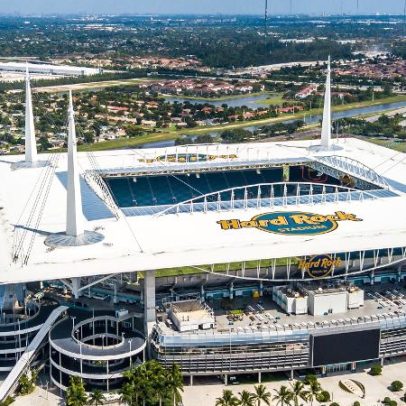 Sede de F1 vira estádio de Copa com grama natural em um mês