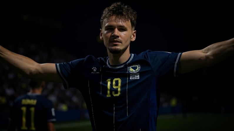 O meia bósnio Kerim Alajbegovic, autor de gol na Copa do Mundo aos 18 anos de idade