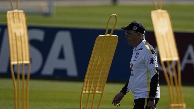 O técnico Carlo Ancelotti, da seleção brasileira, durante treino em Morristown, no estado de Nova Jersey, nos EUA