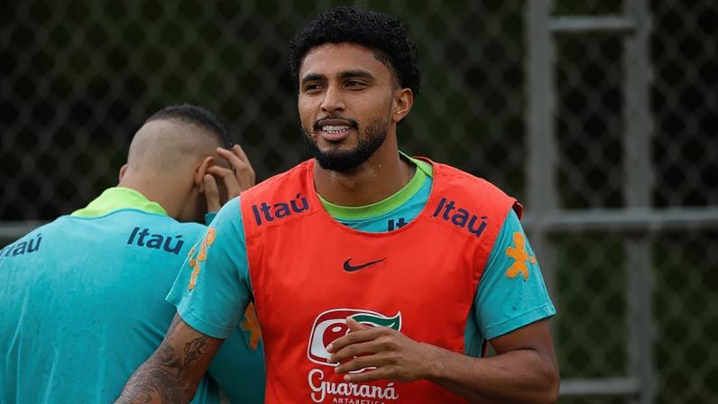 Volante Éderson em treino da Seleção Brasileira (Foto: Rafael Ribeiro/CBF)