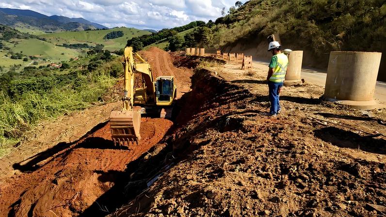 Trecho da MGC-383 passa por obras após erosão causada por chuvas
