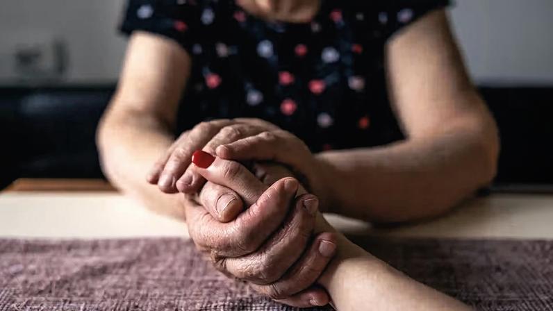 Fatores associados ao aumento de suicídio entre jovens são descritos como previníveis, exigindo uma maior atenção de organizações com a saúde mental dessa faixa etária
