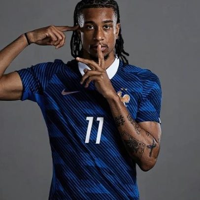 Jogador da França rejeita contratos milionários de chuteiras