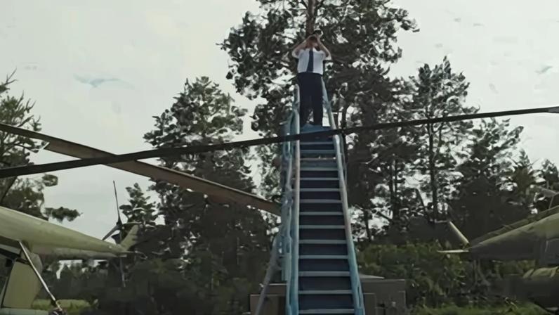 Oliver Tree lançou clipe entre dois helicópteros antes de acidente no Rio