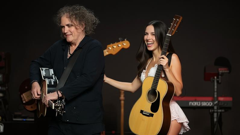 Olivia Rodrigo performa com Robert Smith, do The Cure, no festival Glastonbury