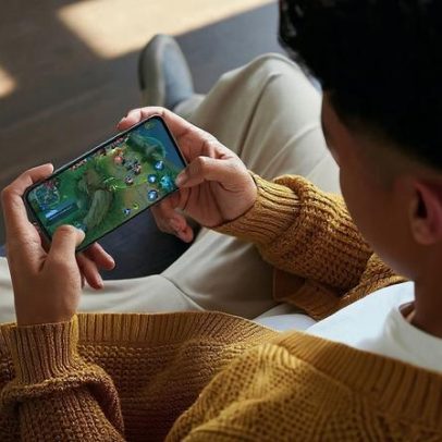 Seis celulares com muita bateria para assistir a três jogos da Copa