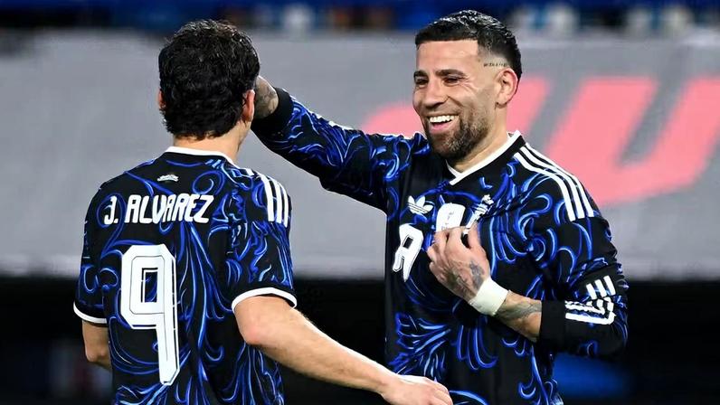 Otamendi amplia para Argentina — Foto: Reuters