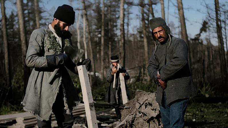 Alamy A black and white photo of Russian convicts building camp near Eastern Siberian Railway (Credit: Alamy)