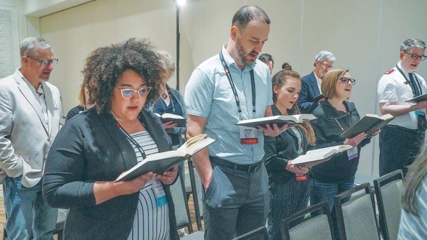 Imprensa evangélica adota formato a cappella