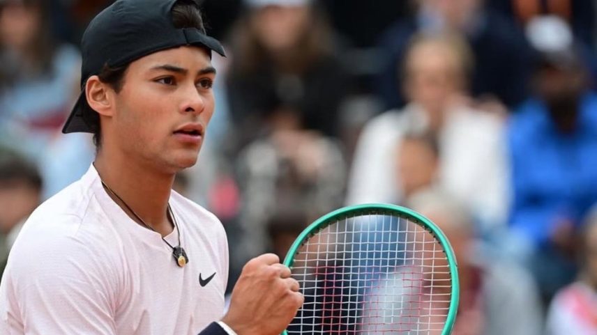 O goiano Guto Miguel se tornou campeão juvenil de Roland Garros na chave de simples masculina — Foto: Reprodução/Instagram de Guto Miguel