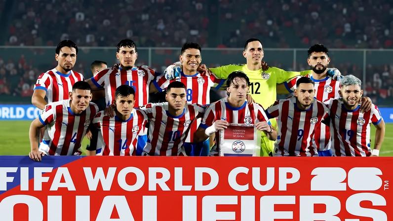 Seleção do Paraguai volta a uma Copa do Mundo após 16 anos — Foto: REUTERS/Cesar Olmedo
