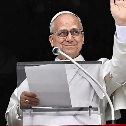 Papa Leão 14 visita Espanha e encontra migrantes