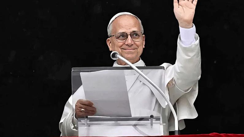 Papa Leão 14 visita Espanha e encontra migrantes