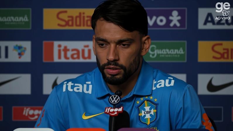 Lucas Paquetá concede entrevista coletiva — Foto: Reprodução