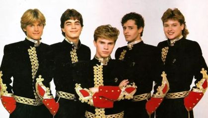 Os Paquitos permaneceram no "Xou da Xuxa" até 1992, e foi composto por Alexandre Canhoni, Cláudio Heinrich, Egon Junior (Gigio), Marcello Faustini, e, em períodos diferentes, Robson Barros e Yuri Martins