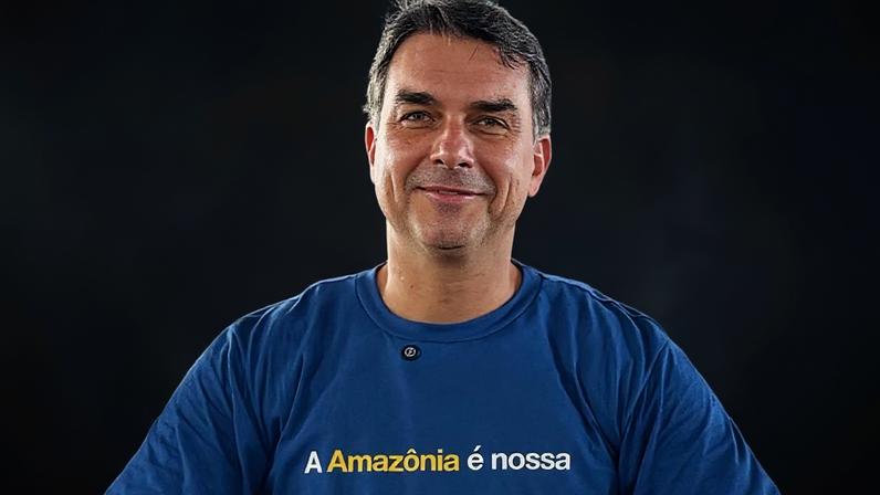 O senador Flávio Bolsonaro durante agenda de pré-campanha no Pará