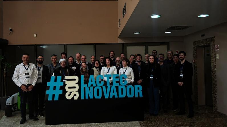 A colaboração entre ciência e indústria acelera o desenvolvimento de soluções inovadoras para os desafios tecnológicos do Brasil. (Foto: Divulgação)