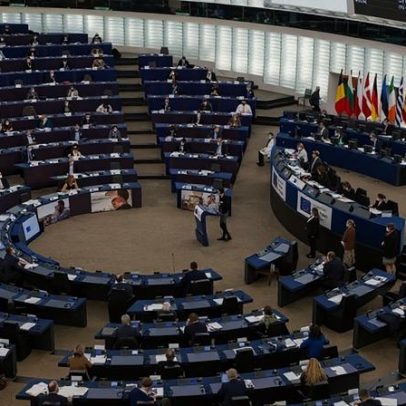 Parlamento Europeu aprova corte de tarifas sobre produtos dos EUA