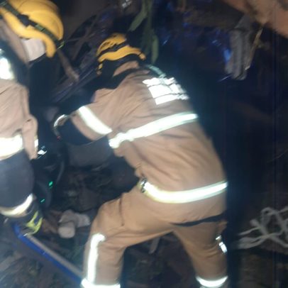Passageiro fica ferido em colisão entre carretas na BR-251, em Francisco Sá