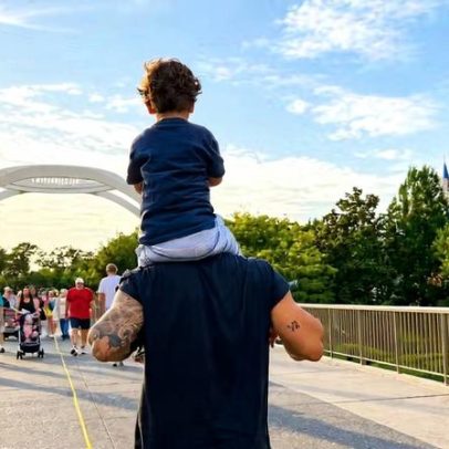 Pato compartilha foto com o filho Benjamin em tom discreto