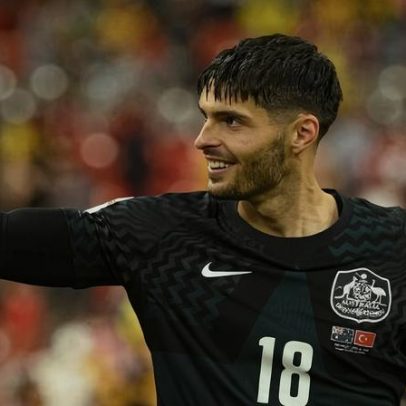 Jornal australiano exalta aposta arriscada em goleiro destaque na estreia