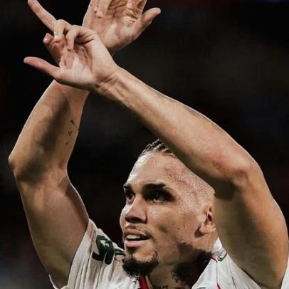 STJD pune Paulinho por gesto obsceno, gerando incômodo no Palmeiras