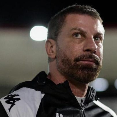Vasco continua em queda após afastamento de Pedrinho
