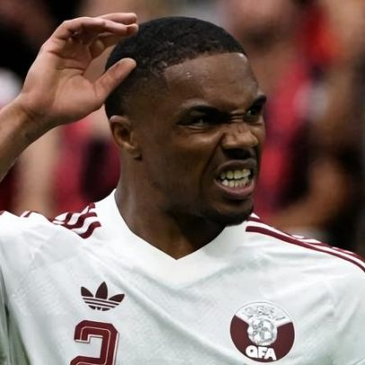 Canadá com dois a mais irrita o Qatar durante jogo da Copa