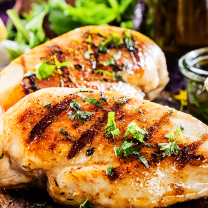 Exportações de frango superam US$ 1 bilhão em maio, recorde histórico