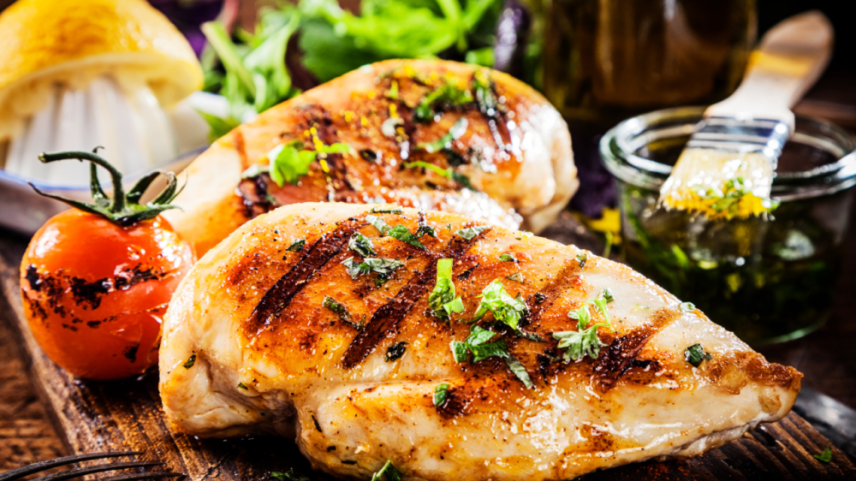 Exportações de frango superam US$ 1 bilhão em maio, recorde histórico