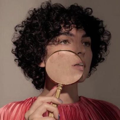 Por que a espironolactona virou tendência do TikTok no tratamento de acne