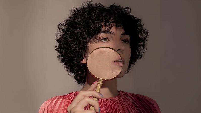 Por que a espironolactona virou a nova obsessão do TikTok para tratar a acne? — Foto: Vogue Brasil/ Karla Brights