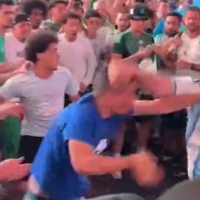 Torcedores da Argentina e da Argélia se envolvem em briga em Times Square
