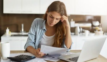 Como identificar pensamentos que atrapalham sua vida financeira e mudar