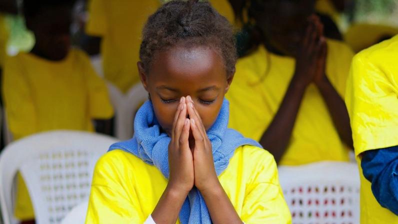 A Nigéria enfrenta perseguição religiosa, principalmente entre mulheres e meninas. (Foto: Joecalih | Unsplash)